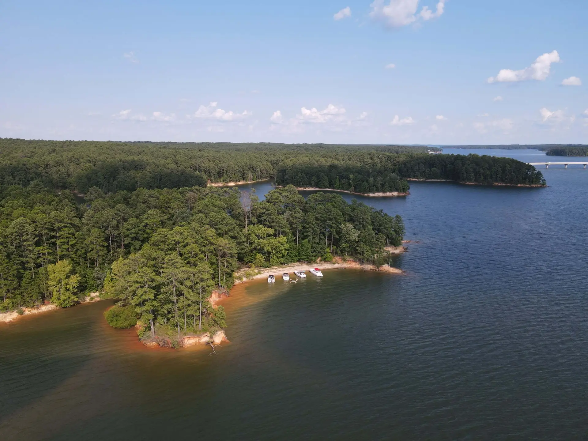 Summer boating on Lake Thurmond